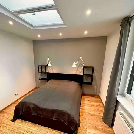 Center I Family I Business I Internet I Netflix Apartment
