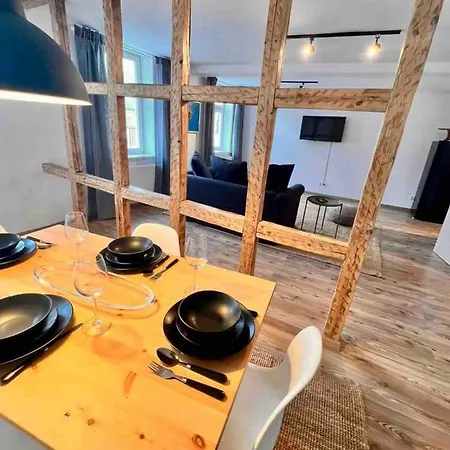 Apartment Center I Family I Business I Internet I Netflix *