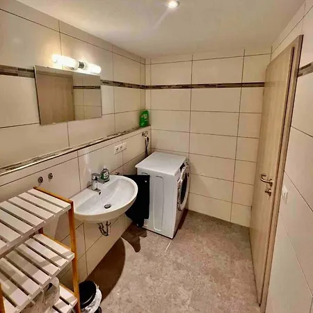 Apartment Center I Family I Business I Internet I Netflix *
